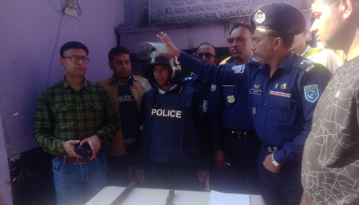 তারাগঞ্জে স্ত্রীসহ বীর মুক্তিযোদ্ধাকে হত্যা মামলায় যুবক গ্রেপ্তার