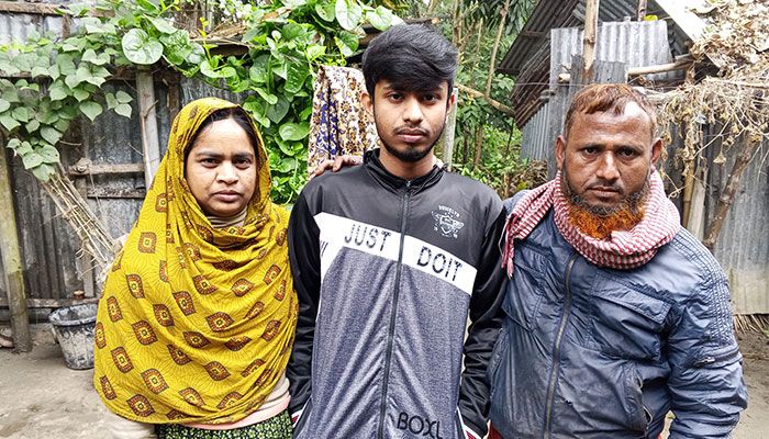 মেডিকেলে ৬৮৬তম স্থান, টাকার অভাবে ভর্তি নিয়ে শঙ্কায় ইমন