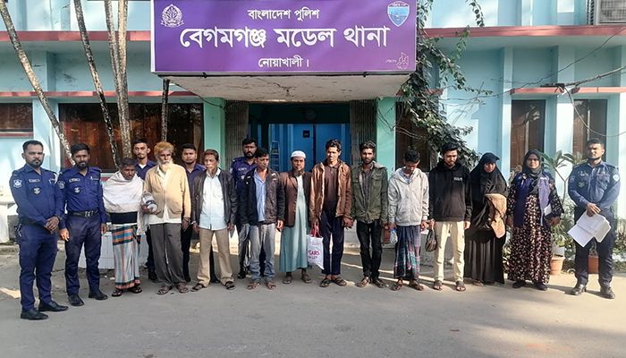 নোয়াখালীর বিভিন্ন উপজেলায় ﻿ডেভিল হান্ট অপারেশন—ফেজ-২ অভিযান পরিচালনা করেছে পুলিশ। প্রবা ফটো