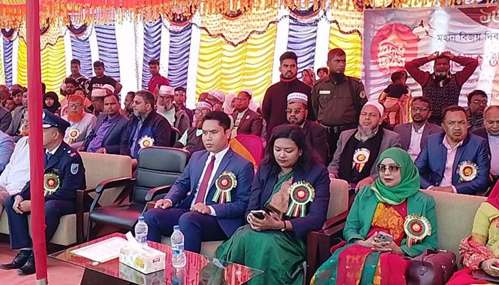 পাবনার বেড়ায় যথাযোগ্য মর্যাদায় উদযাপন করা হয়েছে মহান বিজয় দিবস। প্রবা ফটো