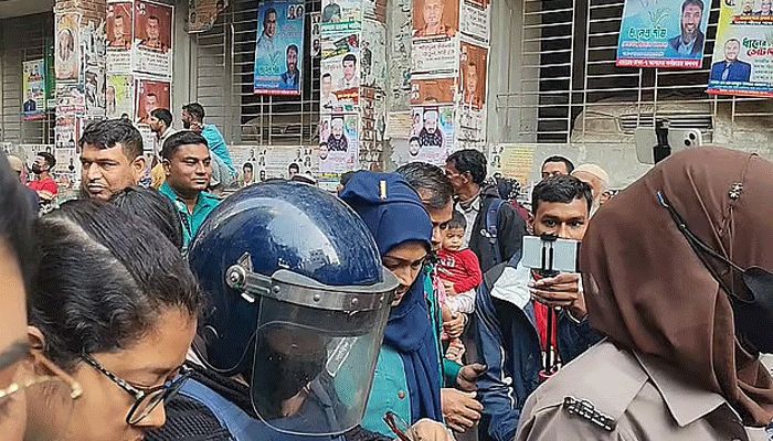 শীর্ষ সন্ত্রাসী সুব্রত বাইনের মেয়ে খাদিজার ফের ৪ দিনের রিমান্ড