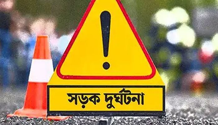 বাসচাপায় মোটরসাইকেল আরোহী এক কারারক্ষীর মৃত্যু 