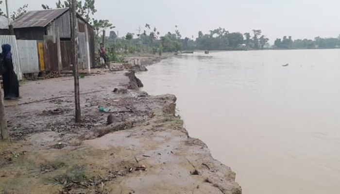কুশিয়ারার পেটে গ্রামের পর গ্রাম