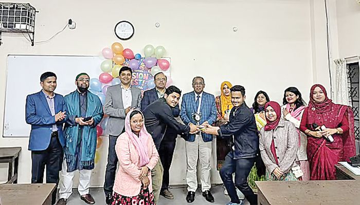ঢাবিতে ‘ফিউশন ফেস্ট’ অনুষ্ঠিত