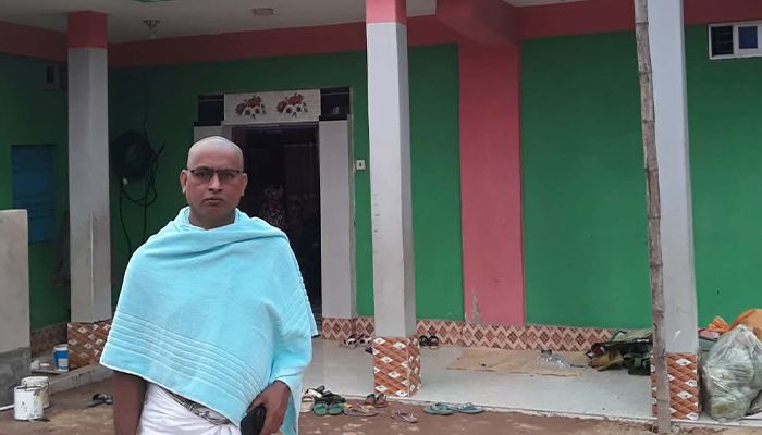 দোকান ও বসতঘরে ডাকাতি, চাল-টাকা স্বর্ণালংকার লুট