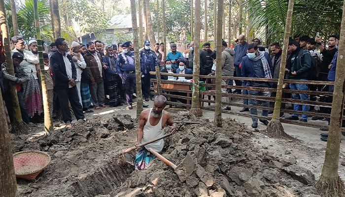 আঠারো মাস পর কবর থেকে ইমতিয়াজের লাশ উত্তোলন