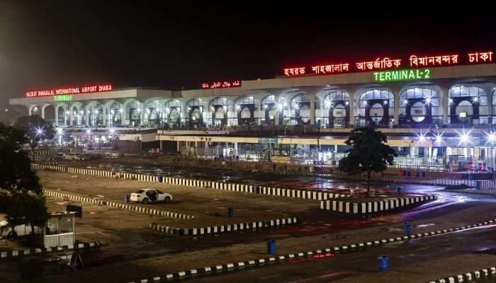 ‘অন অ্যারাইভাল’ ভিসা আপাতত বন্ধ থাকবে: পররাষ্ট্র উপদেষ্টা