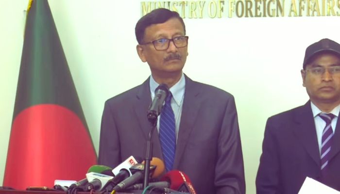 ভারতের কূটনীতিকদের পরিবার সরানো নিয়ে ‘সিকিউরিটি কনসার্ন’ জানায়নি: পররাষ্ট্র উপদেষ্টা