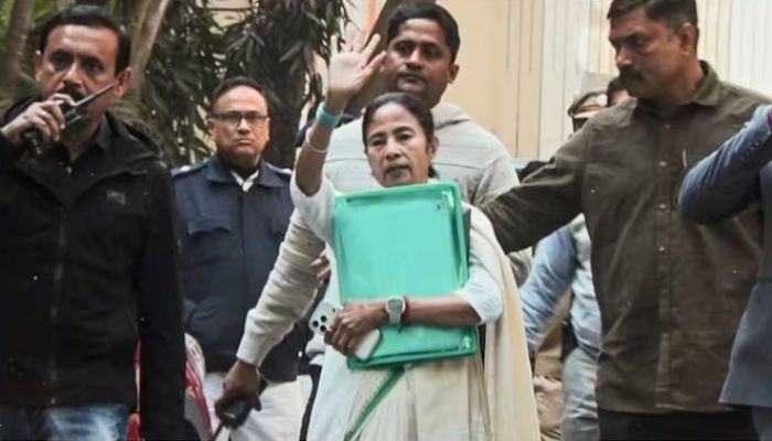 মমতার বিরুদ্ধে সুপ্রিম কোর্টে মামলা 
