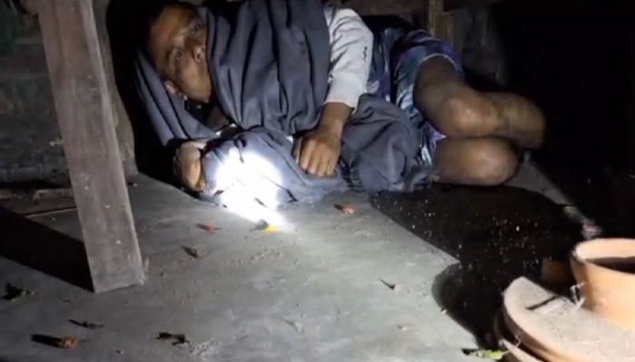 পরকীয়ার অভিযোগে আ.লীগ নেতা তিতুকে গণপিটুনি