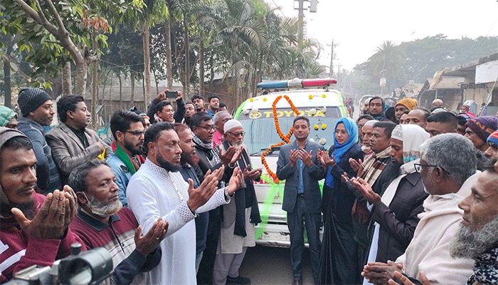 জরুরি চিকিৎসায় নতুন দিগন্ত, ফ্রি অ্যাম্বুলেন্স সেবা চালু