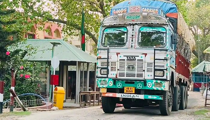 হিলি স্থলবন্দরে আমদানি-রপ্তানি শুরু