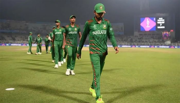 বিসিবি পরিচালক নাজমুল পদত্যাগ না করলে খেলা বন্ধের হুমকি ক্রিকেটারদের