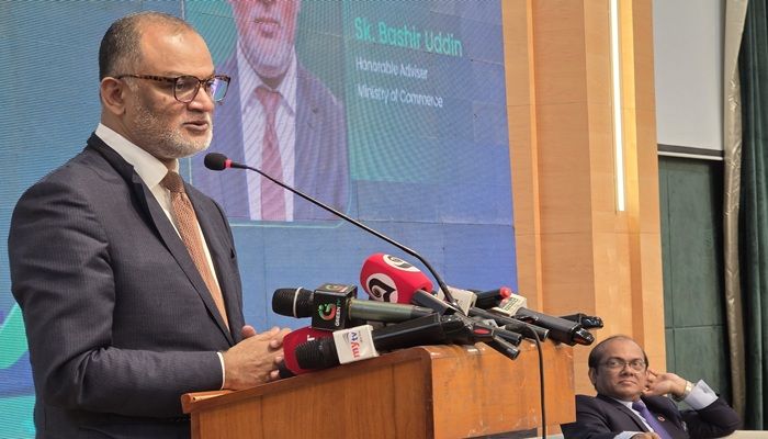 রপ্তানি খাত প্রতিযোগিতামূলক করতে কাজ করছে সরকার: বাণিজ্য উপদেষ্টা