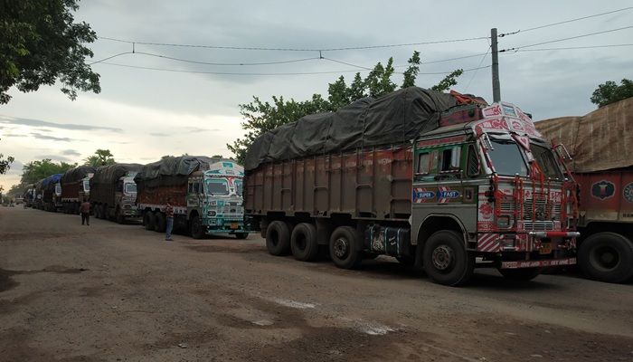 সাতক্ষীরার ভোমরা দিয়ে দুই দিনে দেড় হাজার টন চাল আমদানি