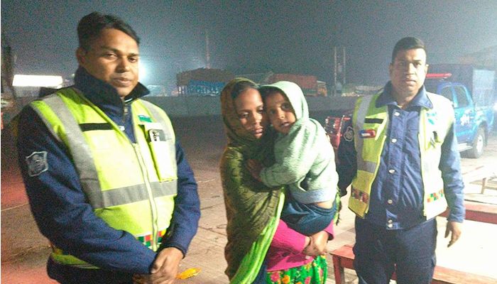 মা-ছেলের আত্মহত্যা ঠেকাল হাইওয়ে পুলিশ