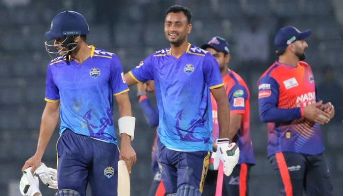 রোমাঞ্চকর ম্যাচে রাজশাহীকে হারিয়ে শীর্ষে চট্টগ্রাম