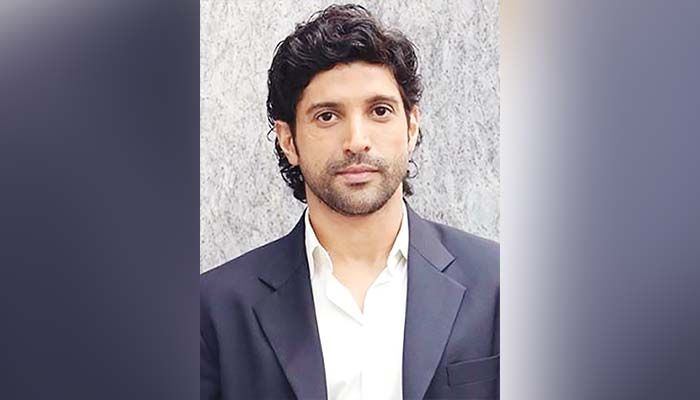 ‘ডন ৩’ স্থগিত, ফারহান আখতারের ফোকাস ‘জি লে জরা’