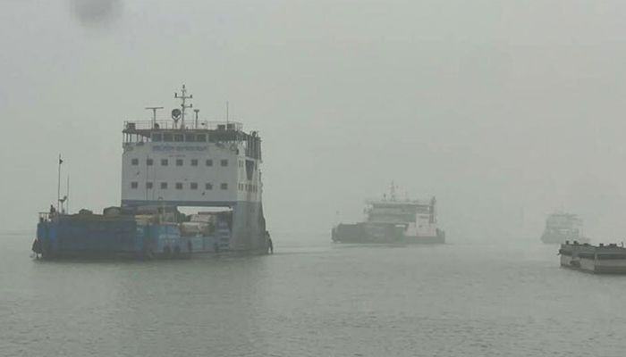 ৭ ঘণ্টা পর দৌলতদিয়া-পাটুরিয়া নৌরুটে ফেরি চলাচল স্বাভাবিক