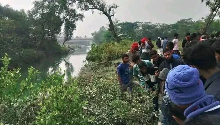 নিখোঁজের তিনদিন পর খাল থেকে যুবকের পুঁতে রাখা লাশ উদ্ধার