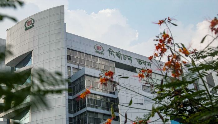 বিকালে রাজনৈতিক দলগুলোর সঙ্গে বৈঠকে বসছে নির্বাচন কমিশন