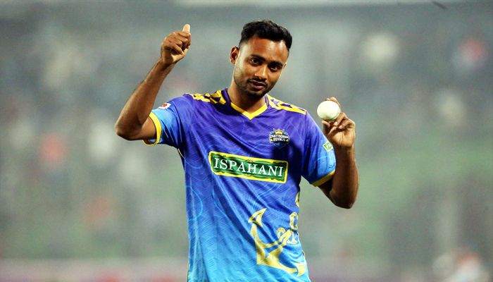 বিপিএল ইতিহাসে শরিফুলের রেকর্ড