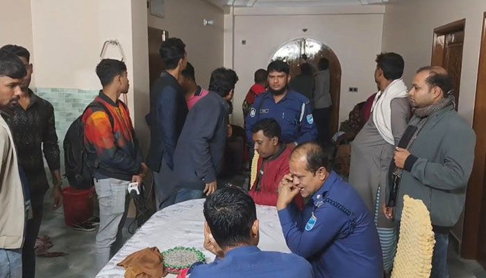 গৃহবধূকে হত্যায় অভিযুক্ত ‘গণপিটুনিতে’ নিহত