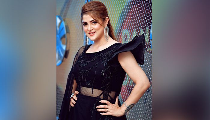 ‘ঠাকুমা’ হচ্ছেন শ্রাবন্তী