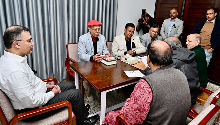 তারেক রহমানের সঙ্গে জাতীয় প্রেস ক্লাবের নেতাদের সাক্ষাৎ