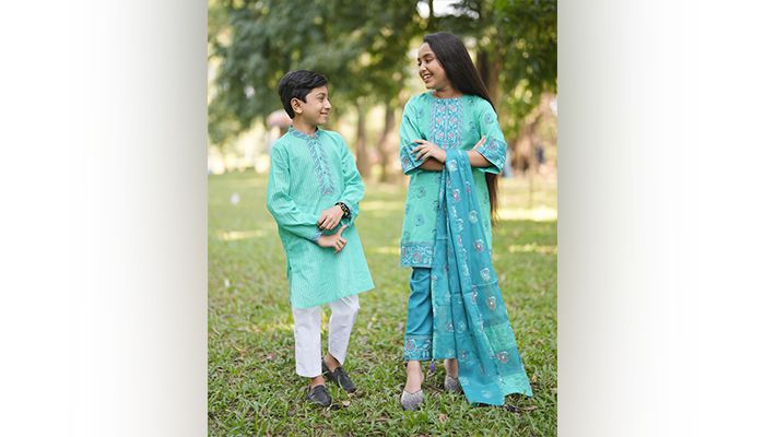 কে ক্র্যাফটে বসন্তের রঙে রঙিন ছোটদের পোশাক