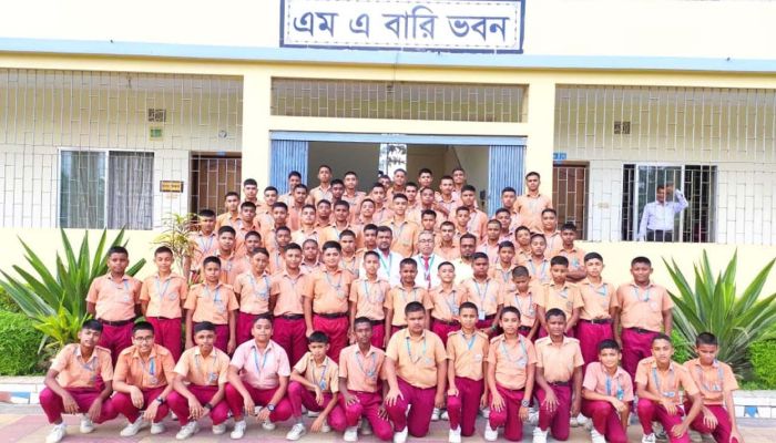 এক স্কুলের ৩০ পরীক্ষার্থীর মধ্যে বৃত্তি পেল ২৯ জন