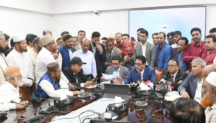 দাবি পূরণের জন্য কাজ করে যাব, আপনারা কি করবেন 