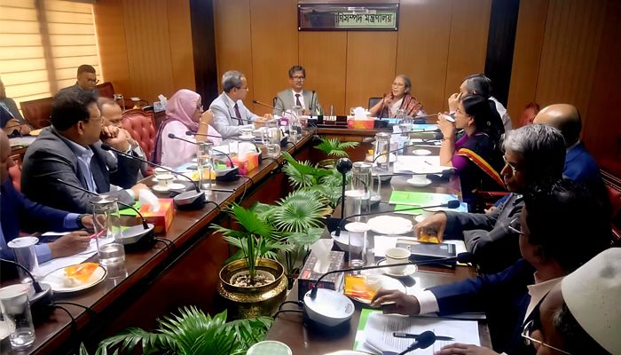 মৎস্য ও প্রাণিসম্পদ মন্ত্রণালয় এবং প্রাণিসম্পদ অধিদপ্তরের সভা। ছবি: প্রতিদিনের বাংলাদেশ