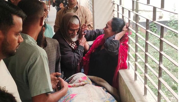নরসিংদীতে দুই পক্ষের সংঘর্ষে গুলিবিদ্ধ হয়ে স্কুলশিক্ষার্থী নিহত, আহত ১০