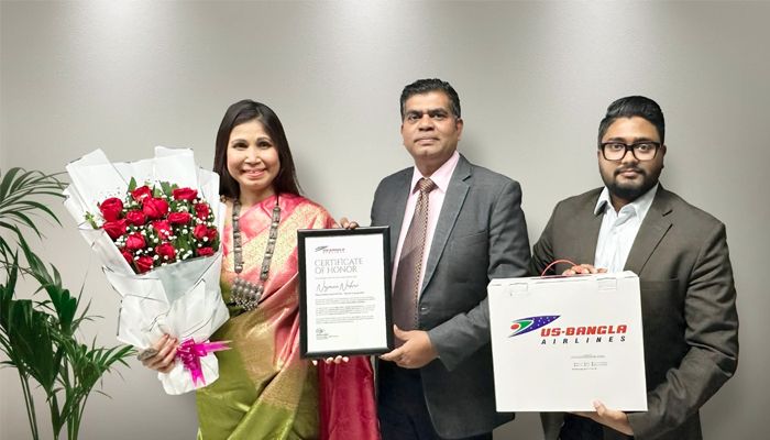 ১৮৪ দেশে বাংলাদেশের পতাকা ওড়ানো নারীকে ইউএস-বাংলার স্বীকৃতি