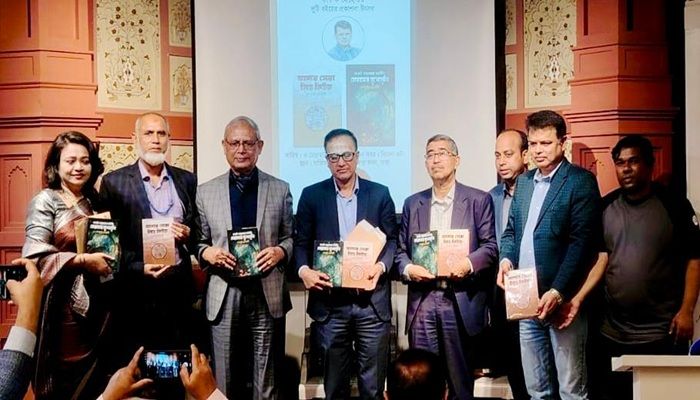 সাংবাদিক ফারুক মেহেদীর দুটি বইয়ের মোড়ক উন্মোচন