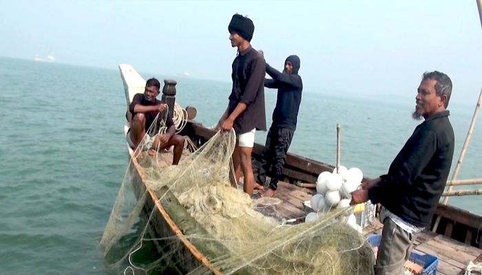 চাল দেবে সরকার, কিস্তি দেবে কে