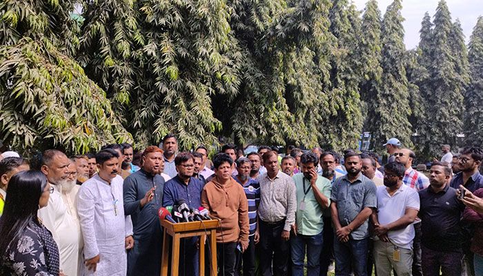 চট্টগ্রাম বন্দরে মঙ্গলবার ২৪ ঘণ্টা কর্মবিরতি ঘোষণা