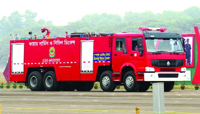গাজীপুরে ঝুট গোডাউনে আগুন