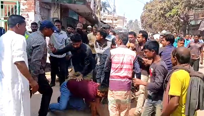 কালীগঞ্জে বিএনপির দুই পক্ষের সংঘর্ষ, পুলিশসহ আহত ১২