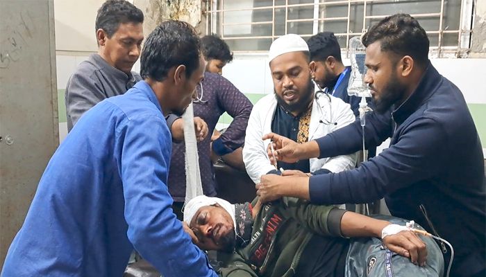 নির্বাচন-পরবর্তী সহিংসতায় আহত স্বতন্ত্র প্রার্থীর সমর্থক নিহত। ছবি: প্রতিদিনের বাংলাদেশ 