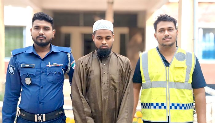 ফেসবুকে নারীর ছবি ব্যবহার করে প্রতারণার অভিযোগে যুবক গ্রেপ্তার