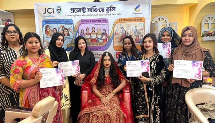 নারীকে স্বাবলম্বী করতে প্রজেক্ট সাজিয়ে তুলি