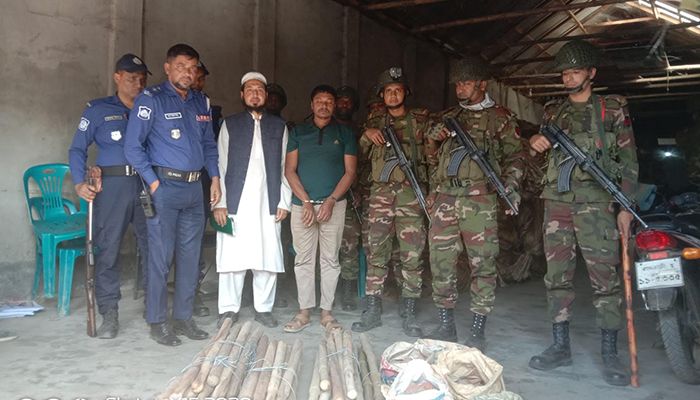 নির্বাচনের আগে লাঠি ও ইটপাটকেল মজুত, ব্যবসায়ীর কারাদণ্ড