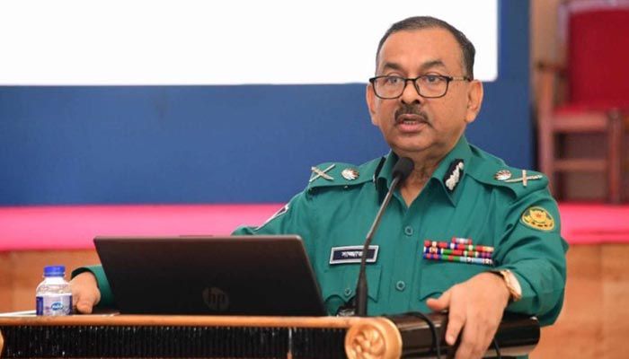 যমুনার সামনে লাঠিচার্জ নিয়ে যে ব্যাখ্যা দিলেন ডিএমপি কমিশনার