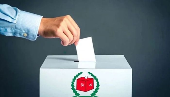 শান্ত পরিবেশেও উৎসবের আমেজ কম
