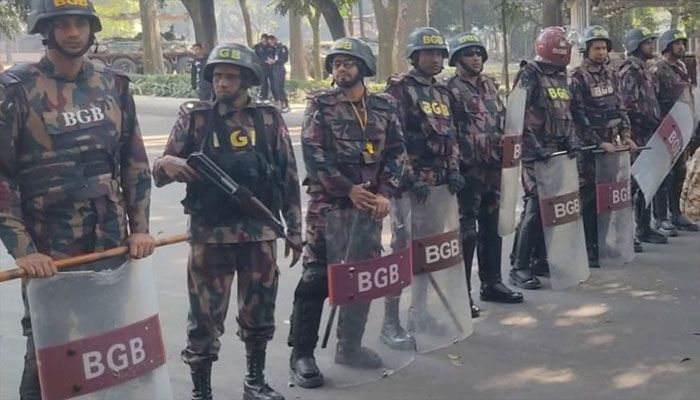 প্রধান উপদেষ্টার বাসভবন এলাকায় ১৪৪ ধারা, ৬ প্লাটুন বিজিবি মোতায়েন