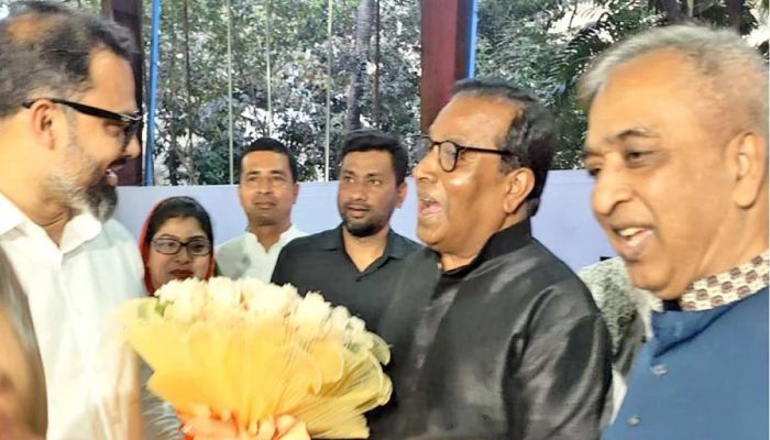 ক্রীড়া প্রতিমন্ত্রীর কাছে সোনালী অতীত ক্লাবের প্রত্যাশা ...