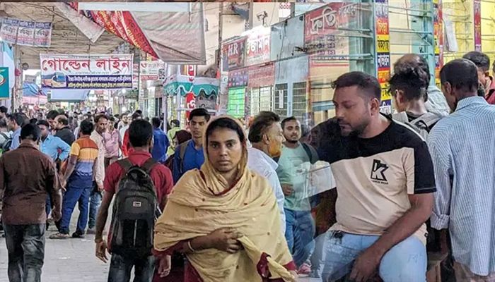 গাবতলীতে জনস্রোত, শেষ মুহূর্তে টিকিটের হাহাকার