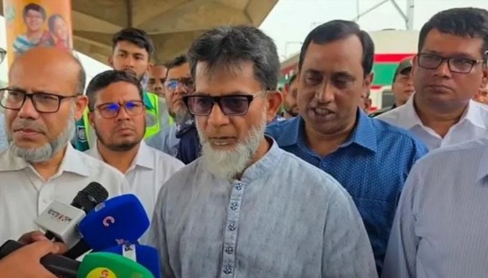 ট্রেনের টিকিট কালোবাজারি রোধে কঠোর ব্যবস্থা: প্রতিমন্ত্রী